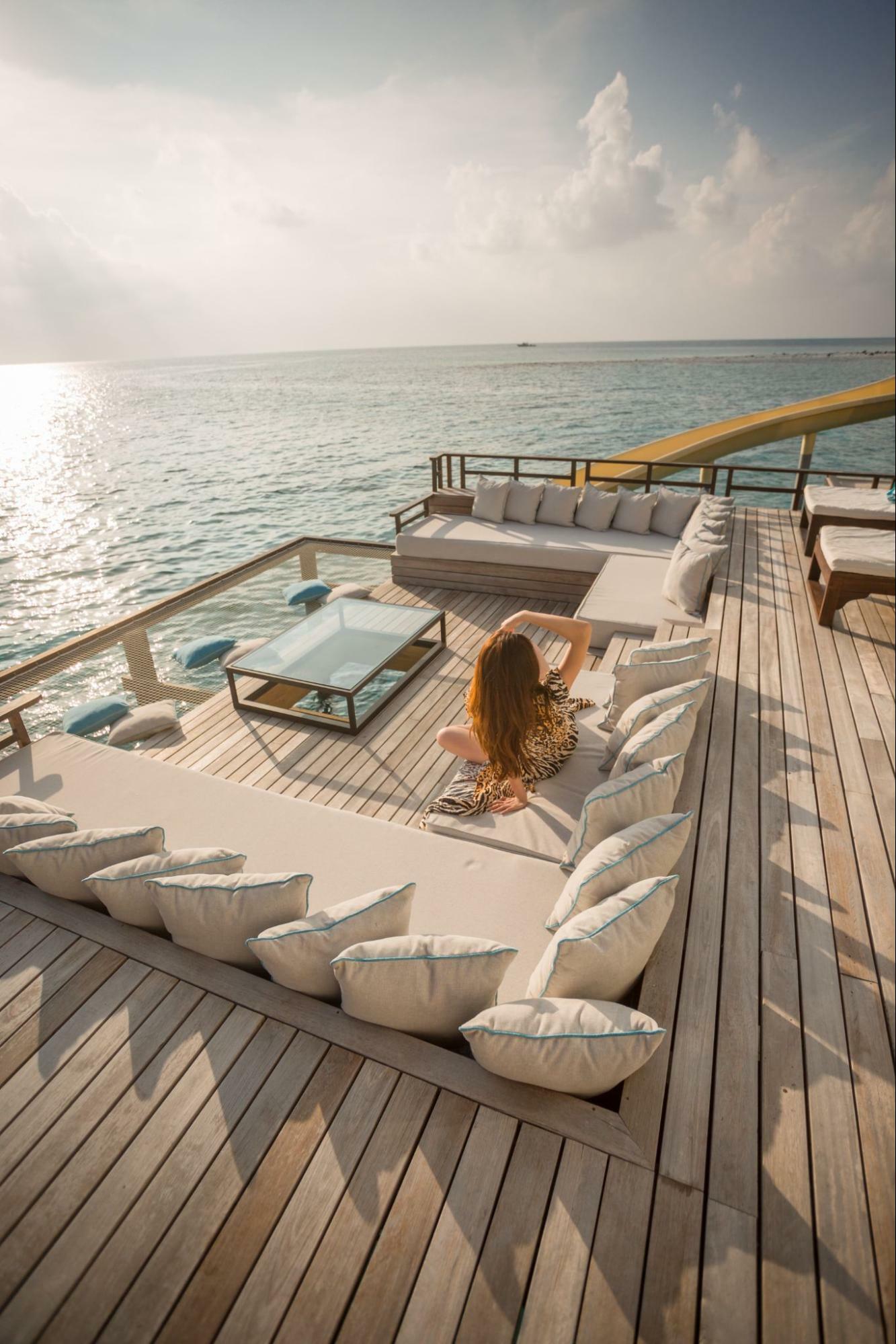 Modern Deck with Built in Seating