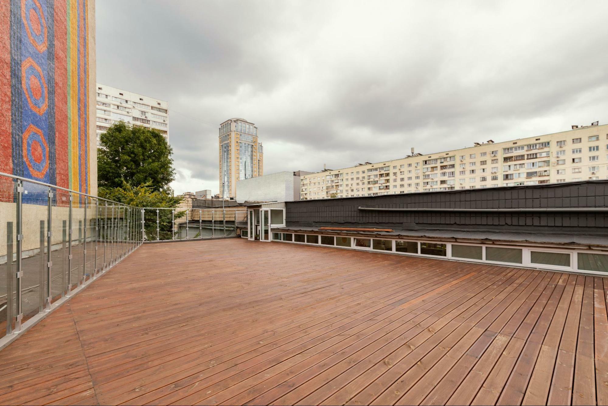 Wood Rooftop Deck Pros and Cons