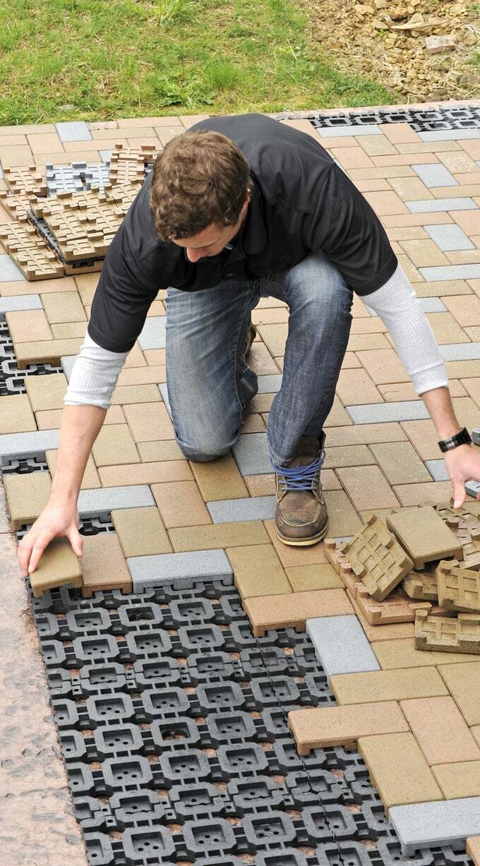 Placing Aspire Pavers